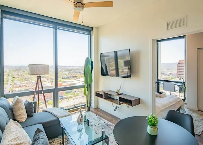 Detailed 2bd, Highrise Dt, Pool, Gym, Parking, Sleeps 5 * Phoenix